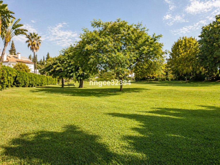 Apartment for Sale in New Golden Mile, Malaga 18