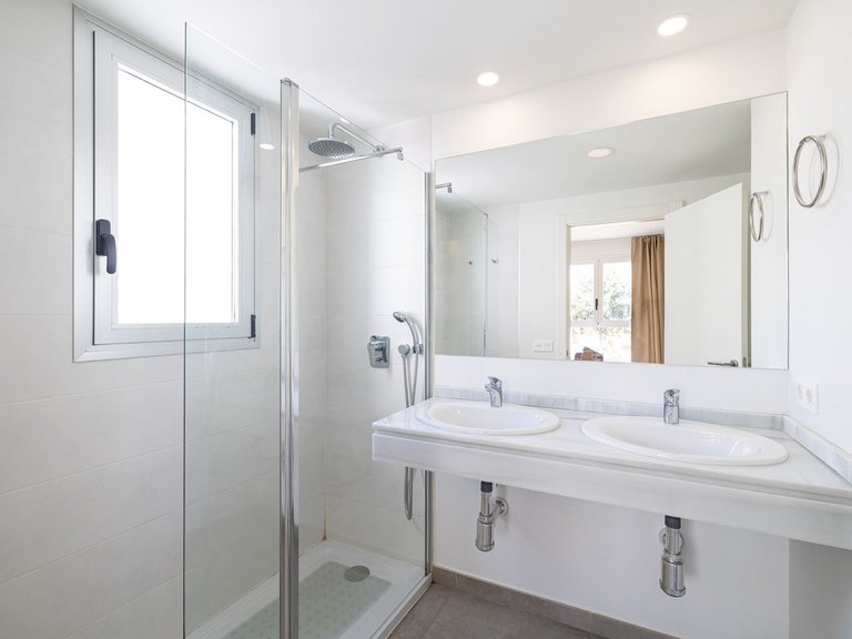 Apartment for Sale in Benalmadena Costa, Malaga 9