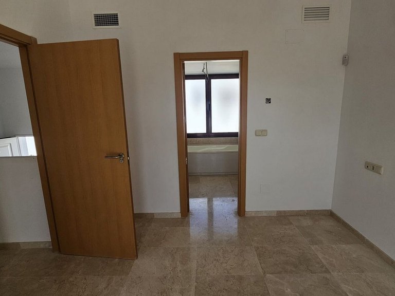 Villa for Sale in Doña Julia, Malaga 10