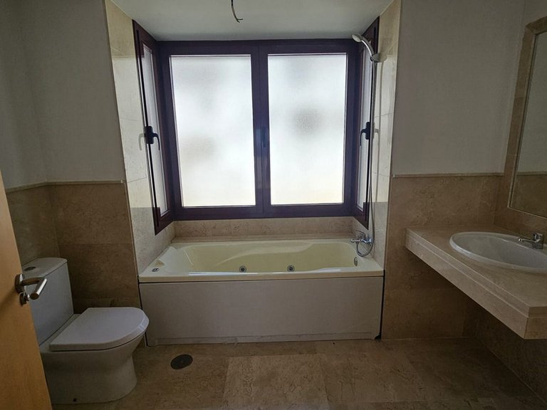 Villa for Sale in Doña Julia, Malaga 11