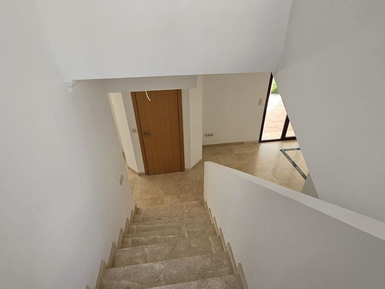 Villa for Sale in Doña Julia, Malaga 12