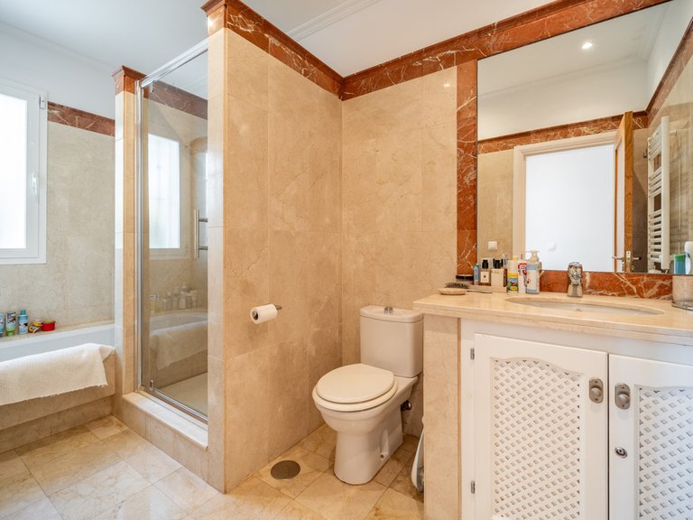Villa for Sale in Istán, Malaga 21