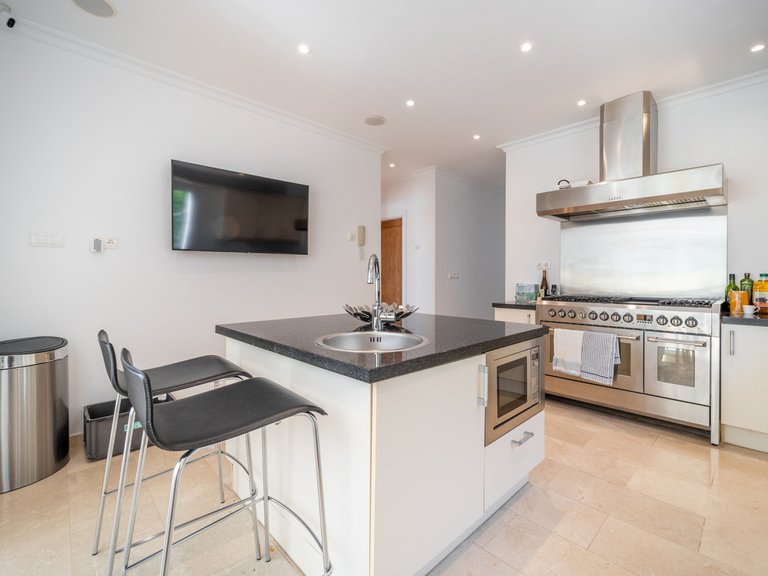 Villa for Sale in Istán, Malaga 24