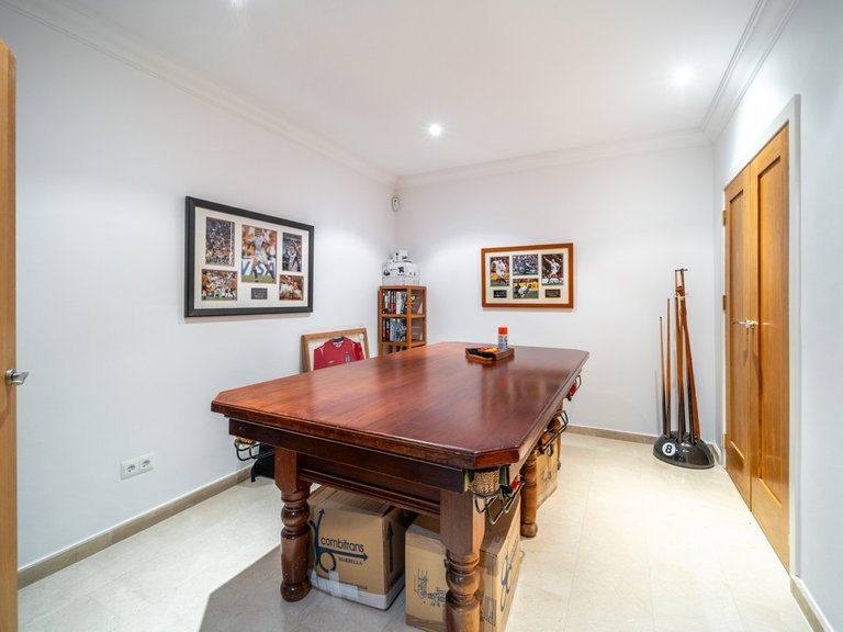 Villa for Sale in Istán, Malaga 30