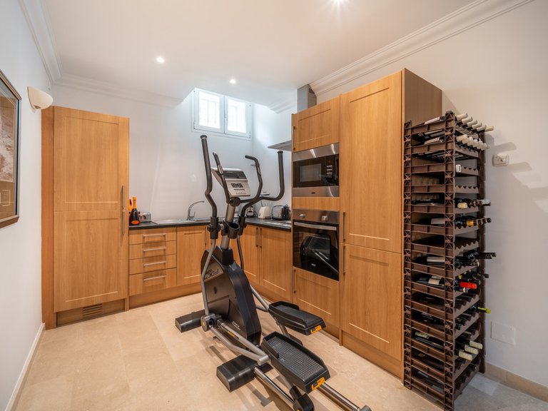 Villa for Sale in Istán, Malaga 32