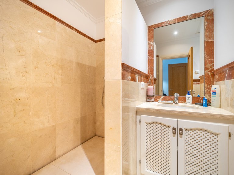 Villa for Sale in Istán, Malaga 35