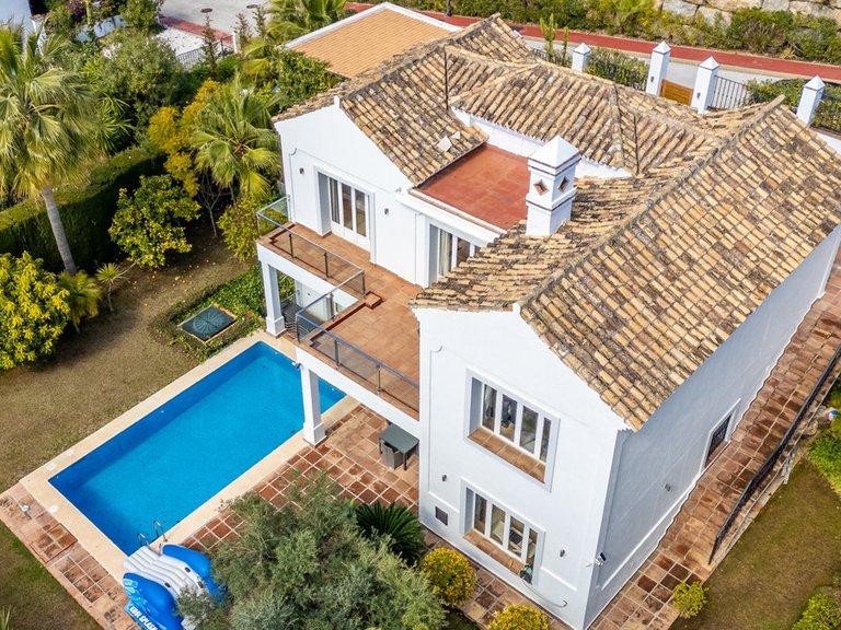 Villa for Sale in Istán, Malaga 38