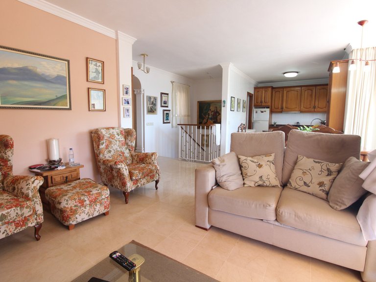 Villa for Sale in Nueva Andalucía, Malaga 10