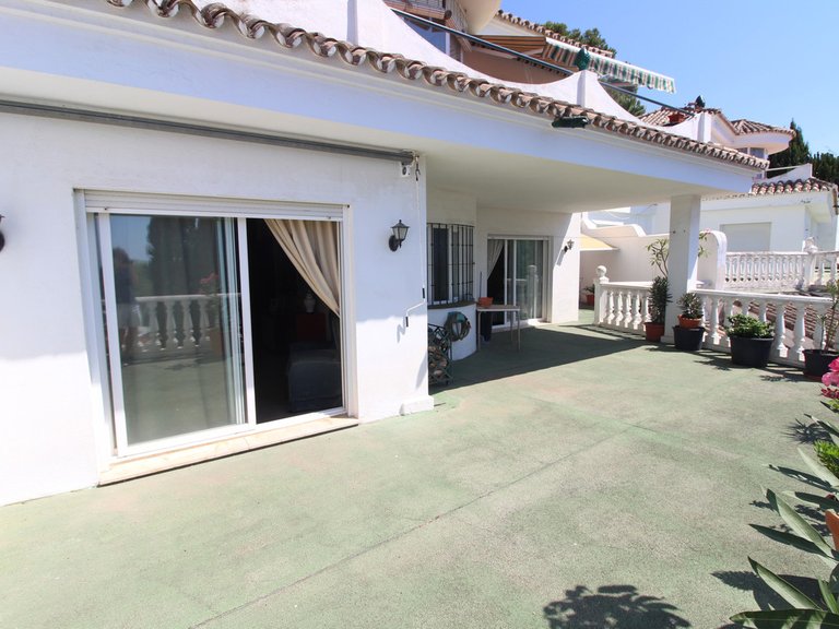 Villa for Sale in Nueva Andalucía, Malaga 25