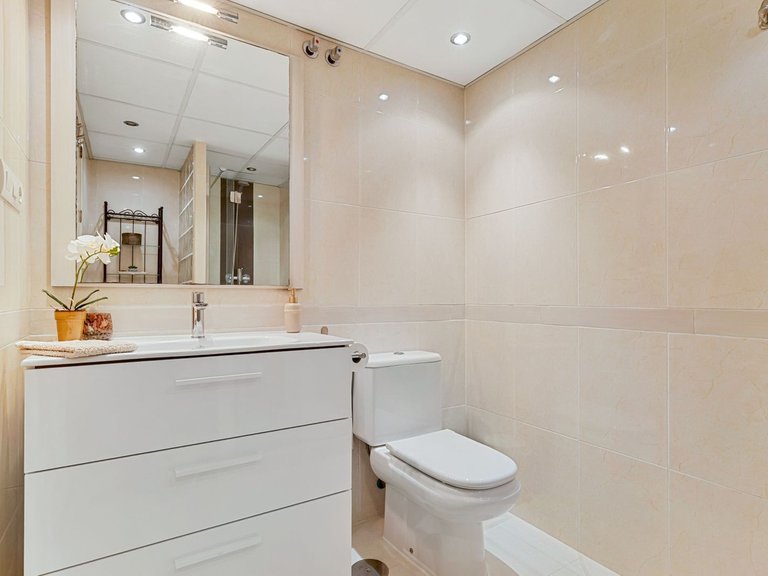 Apartment for Sale in Fuengirola, Malaga 12