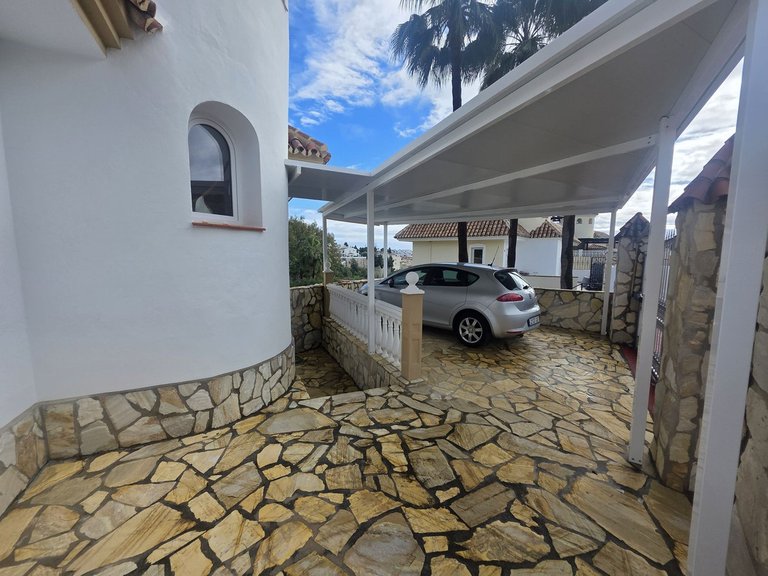 Villa for Sale in Calahonda, Malaga 23