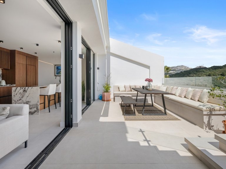 Apartment for Sale in La Quinta, Malaga 4