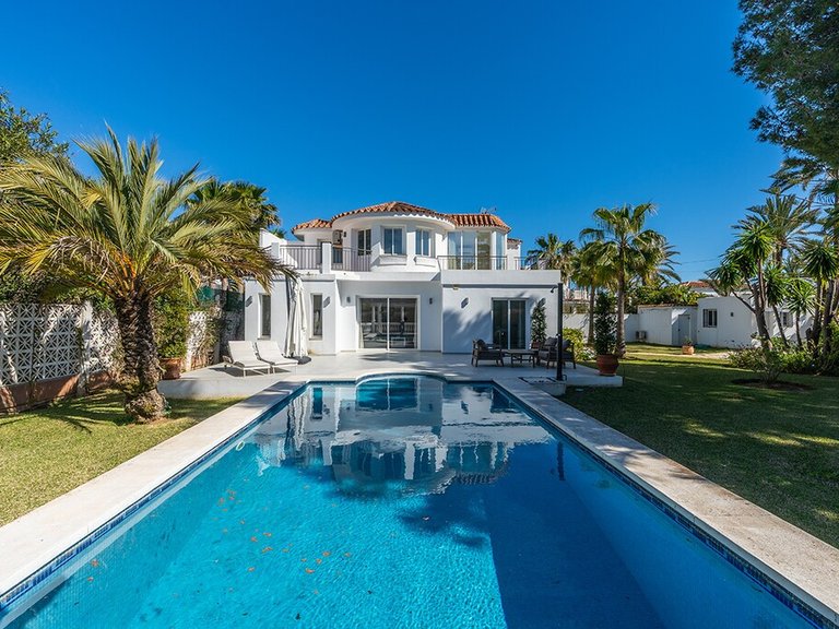 Villa for Sale in Marbesa, Malaga 1