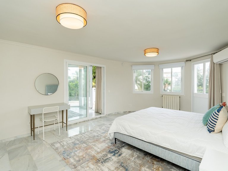 Villa for Sale in Marbesa, Malaga 12