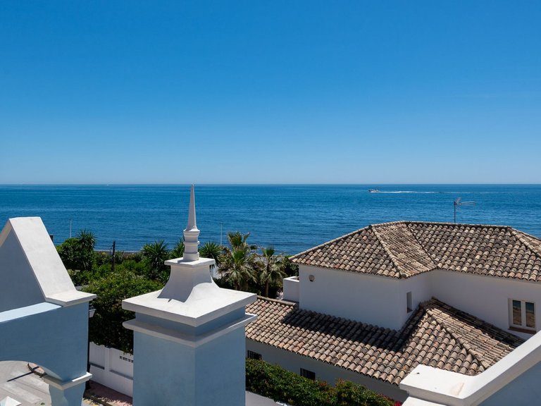 Villa for Sale in Puerto Banús, Malaga 1