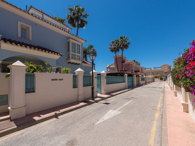 Villa for Sale in Puerto Banús, Malaga 10