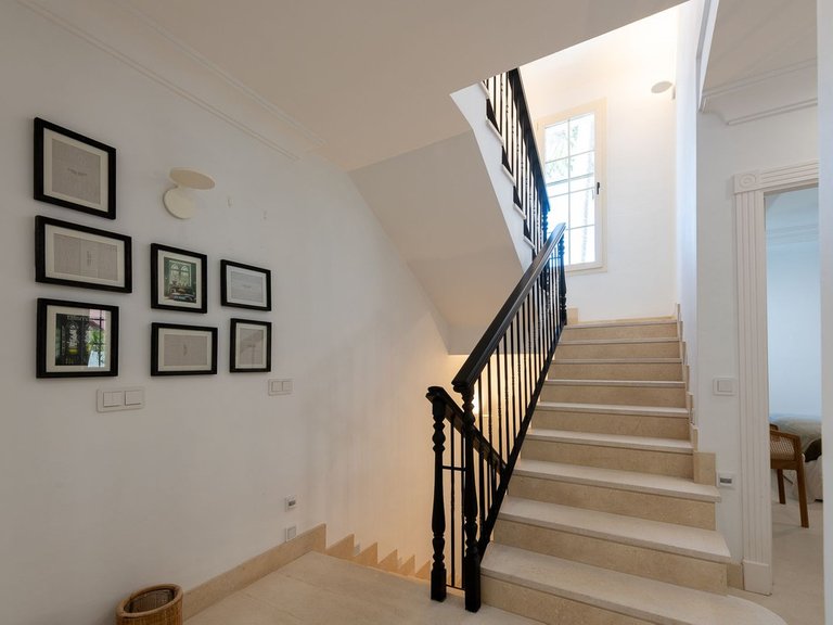 Villa for Sale in Puerto Banús, Malaga 23