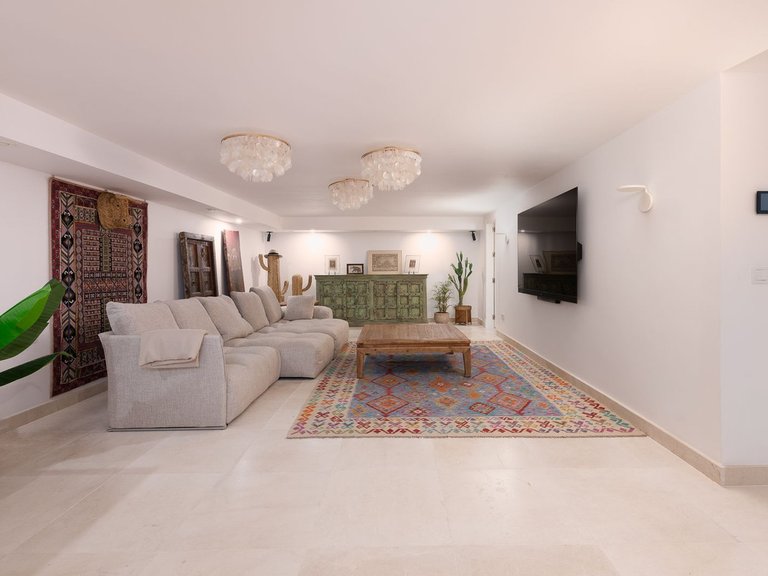 Villa for Sale in Puerto Banús, Malaga 31