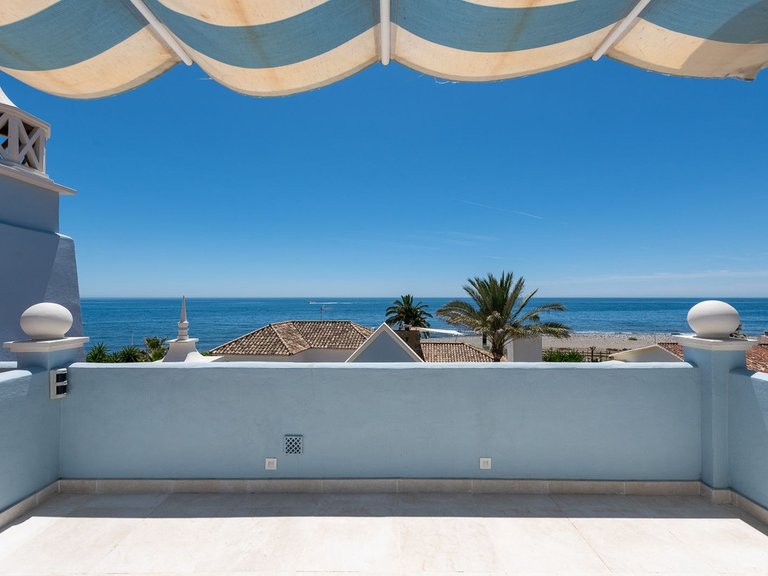 Villa for Sale in Puerto Banús, Malaga 32