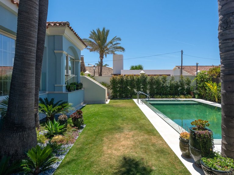 Villa for Sale in Puerto Banús, Malaga 39