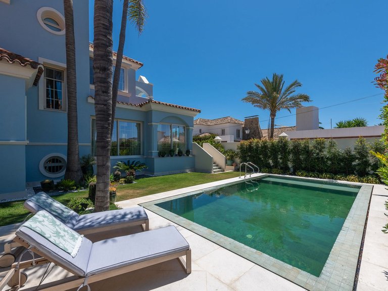 Villa for Sale in Puerto Banús, Malaga 6