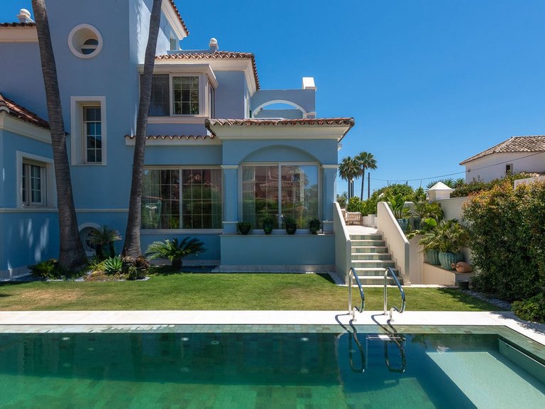 Villa for Sale in Puerto Banús, Malaga 7