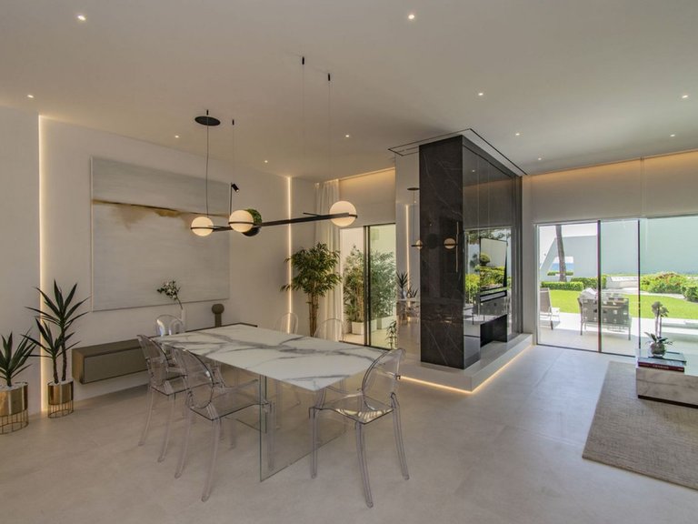 Villa for Sale in Puerto Banús, Malaga 20