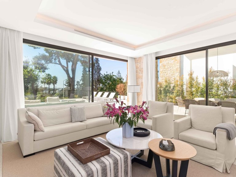 Villa for Sale in San Pedro De Alcántara, Malaga 4