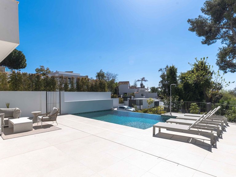 Villa for Sale in San Pedro De Alcántara, Malaga 44