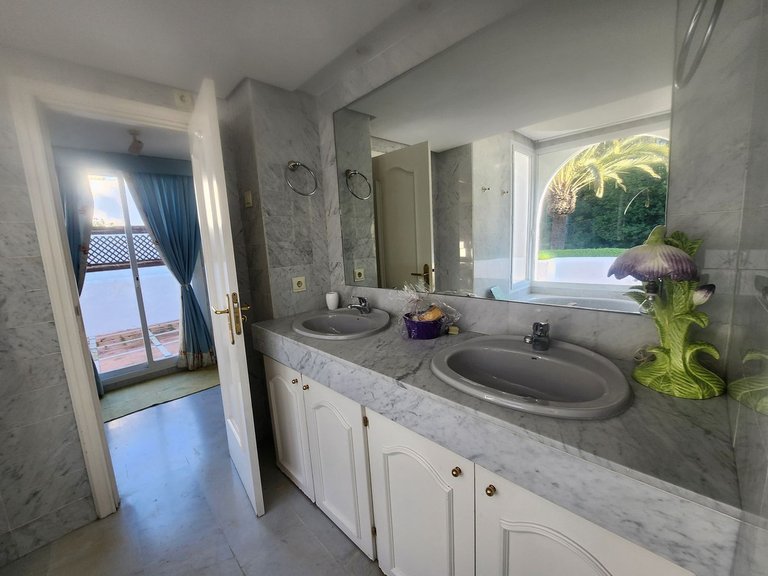 Apartment for Sale in Guadalmina Baja, Malaga 22