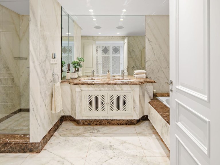 Apartment for Sale in Marbella, Malaga 27