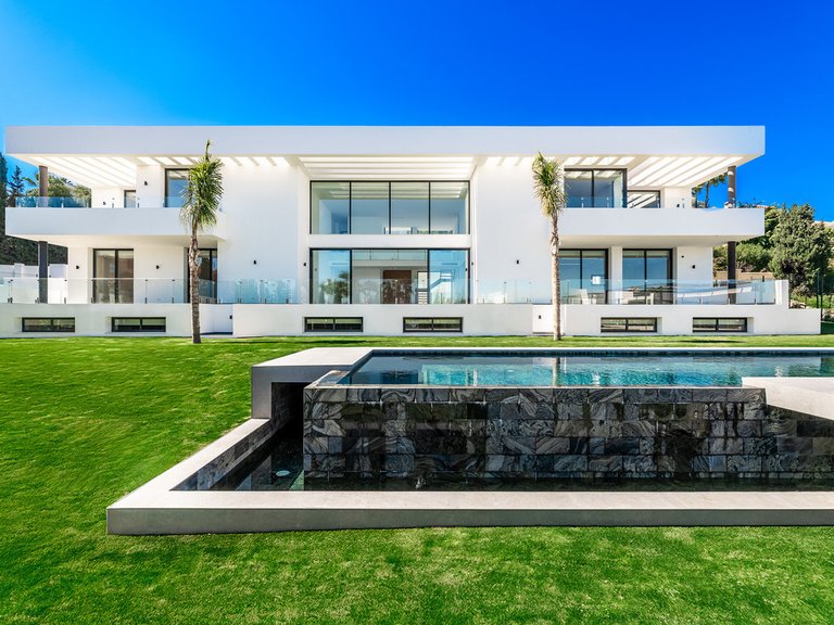 Villa for Sale in Costa del Sol Benahavís, Malaga 2