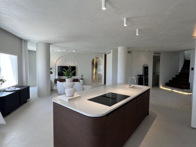 Penthouse for Sale in The Golden Mile, Malaga 4