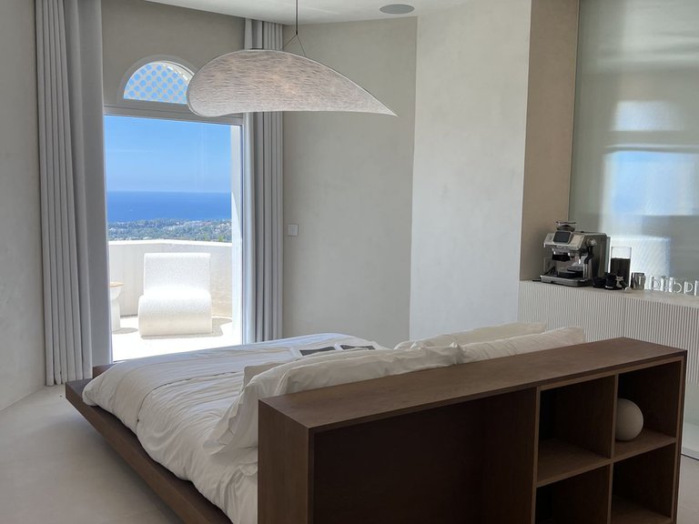 Penthouse for Sale in The Golden Mile, Malaga 9