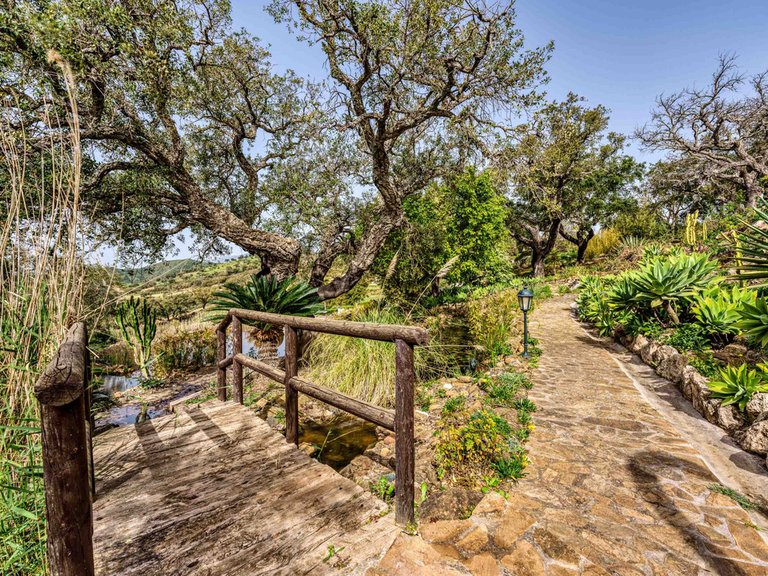 Villa for Sale in La Mairena, Malaga 10