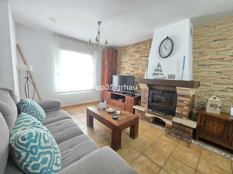 Villa for Sale in Cancelada, Malaga 11