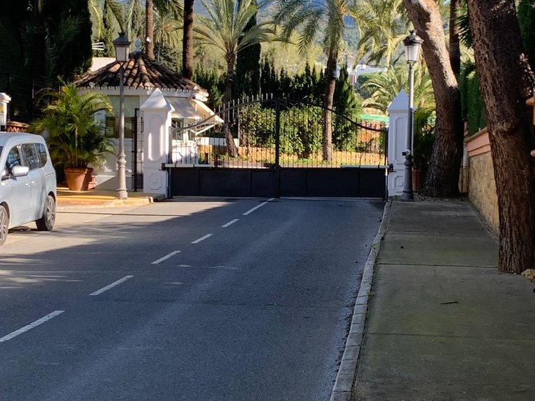 Plot for Sale in The Golden Mile, Malaga 3