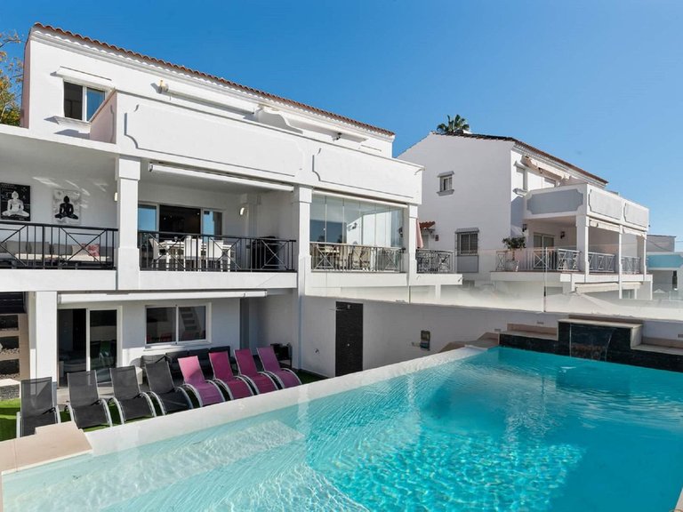 Villa for Sale in Marbella, Malaga 1