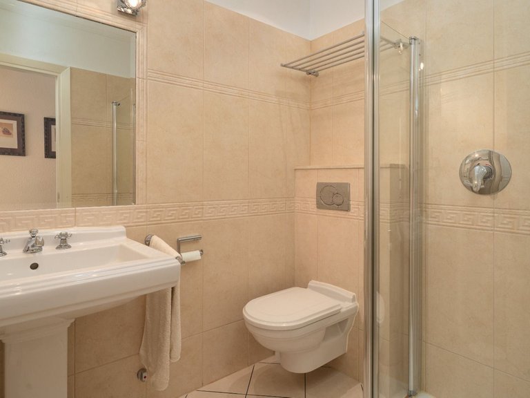 Villa for Sale in Estepona, Malaga 10