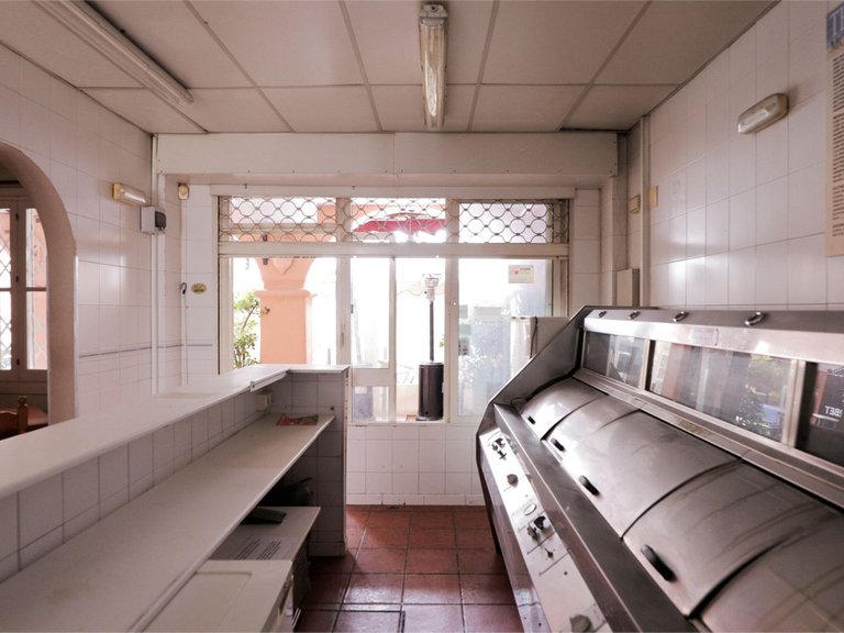 Commercial for Sale in Calahonda, Malaga 9