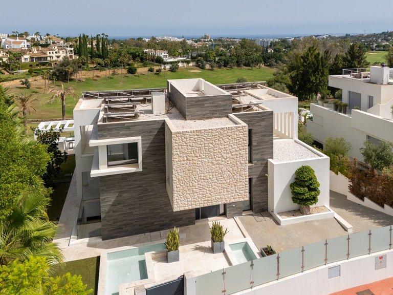 Villa for Sale in Nueva Andalucía, Malaga 53