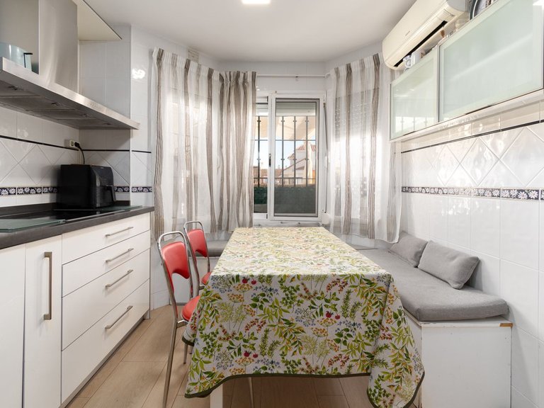 Villa for Sale in Sierrezuela, Malaga 15