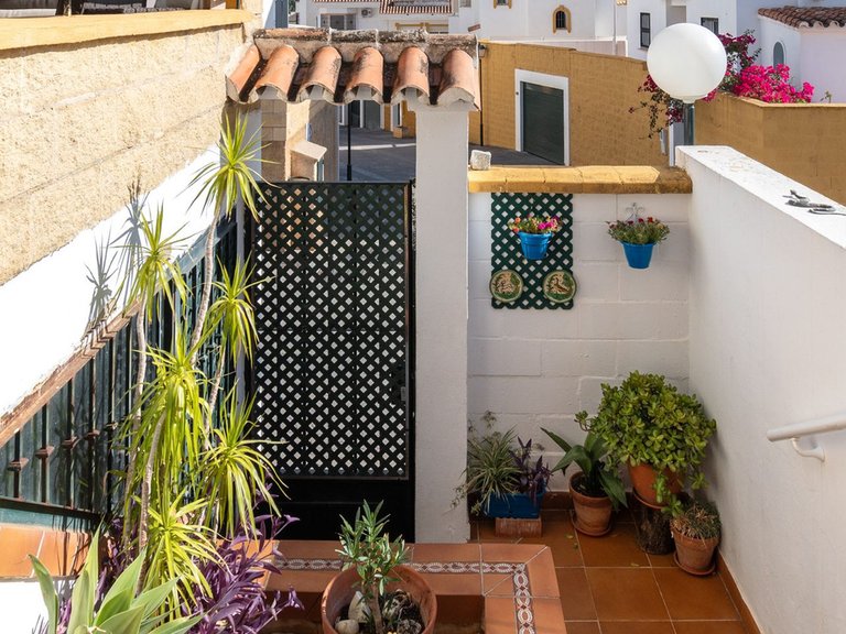 Villa for Sale in Sierrezuela, Malaga 22