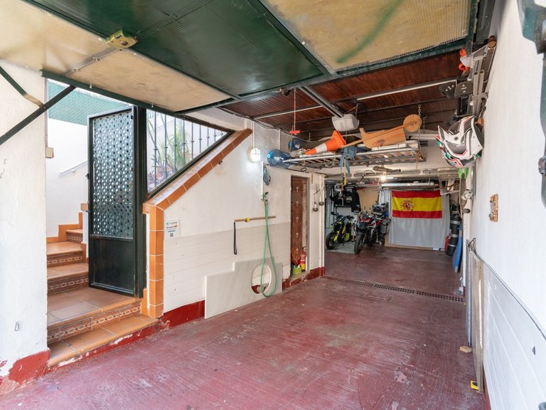 Villa for Sale in Sierrezuela, Malaga 29