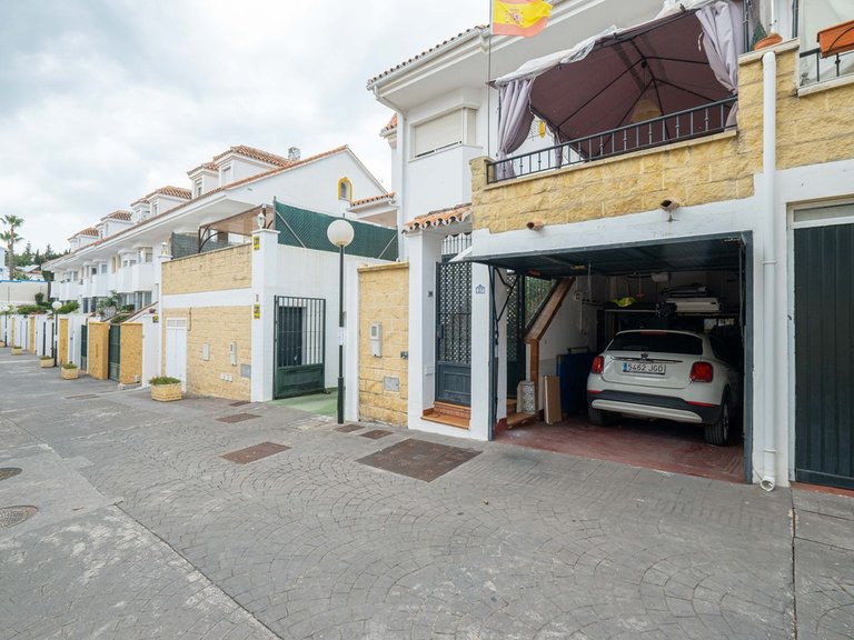 Villa for Sale in Sierrezuela, Malaga 6