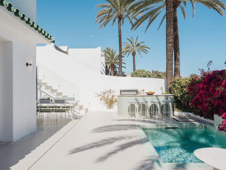 Villa for Sale in The Golden Mile, Malaga 6