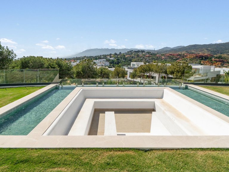 Apartment for Sale in Cabopino, Malaga 24