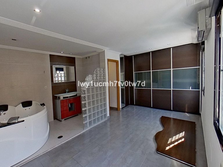 Villa for Sale in Churriana, Malaga 12