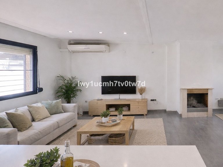 Villa for Sale in Churriana, Malaga 9