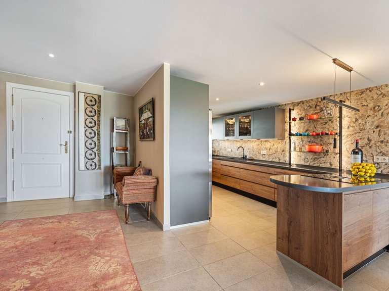 Apartment for Sale in Guadalmina Alta, Malaga 5